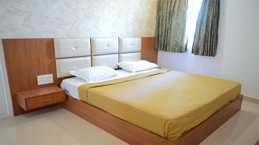 deluxe room NON AC