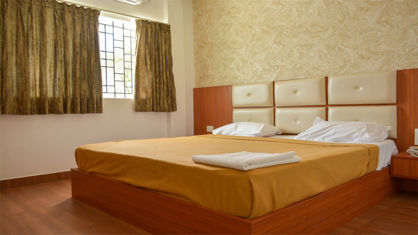 deluxe room non ac