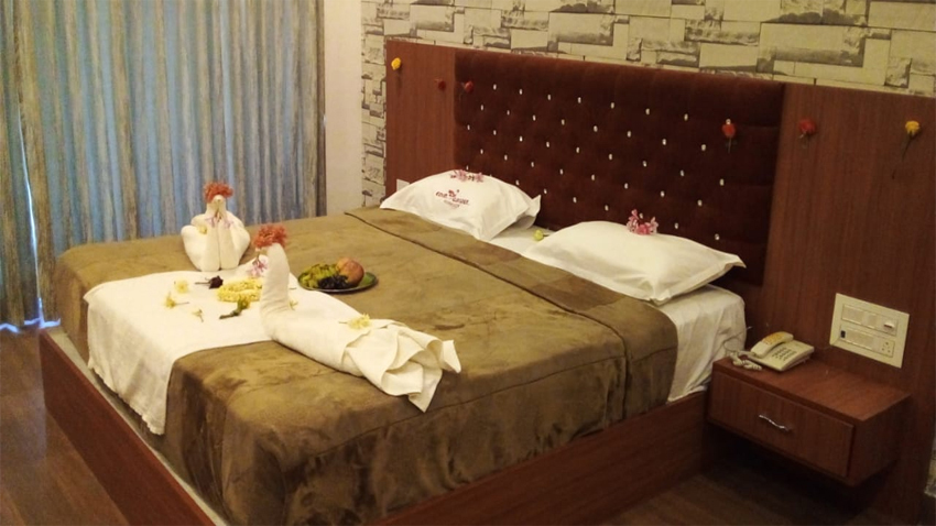 deluxe room NON AC